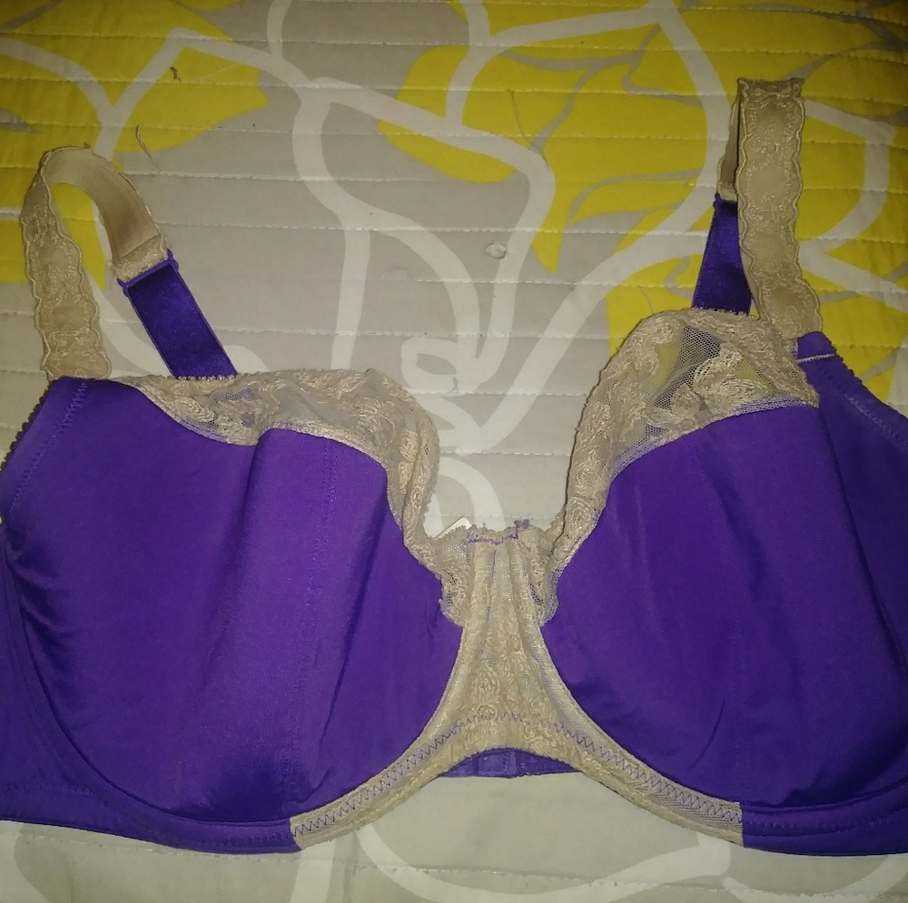 42 DD cacique bra